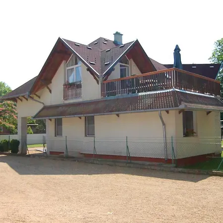 Zsuzsanna Apartmanhaz Balatonboglár