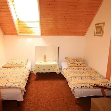 Zsuzsanna Apartmanhaz شقة Balatonboglár