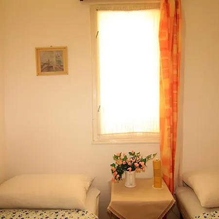 Zsuzsanna Apartmanhaz * Balatonboglár