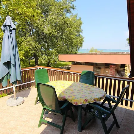 شقة Zsuzsanna Apartmanhaz