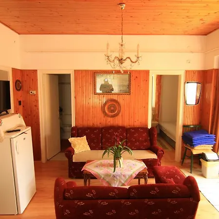Zsuzsanna Apartmanhaz Balatonboglár