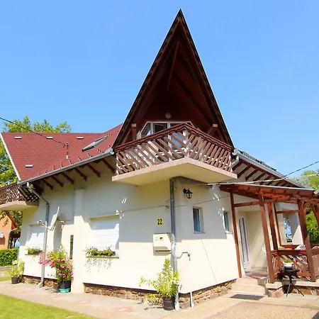 Zsuzsanna Apartmanhaz شقة Balatonboglár